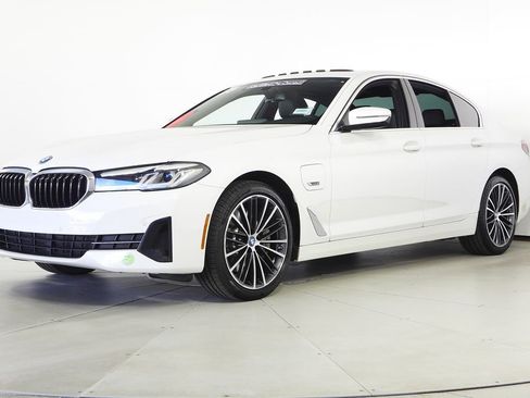 Certified 2023 BMW 530e 530e iPerformance w/ Convenience Package image 2