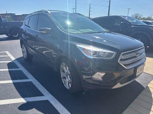 Used 2019 Ford Escape Titanium image 3