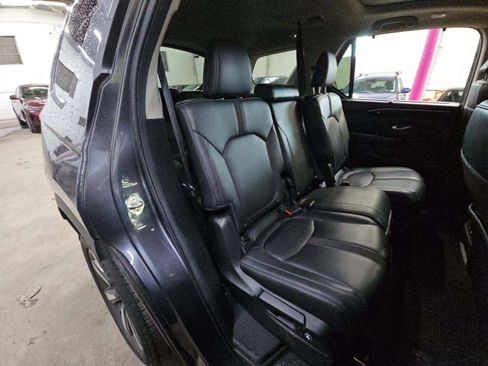 Used 2025 Honda Pilot Touring image 14