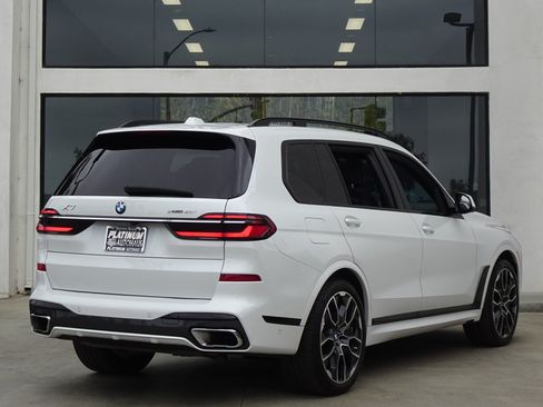 Used 2024 BMW X7 xDrive40i w/ M Sport Package AWD/4WD image 7