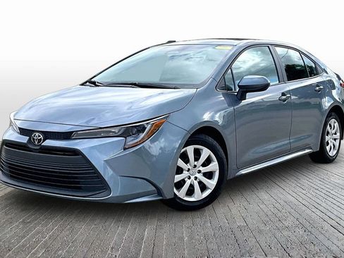 Used 2024 Toyota Corolla LE FWD image 3