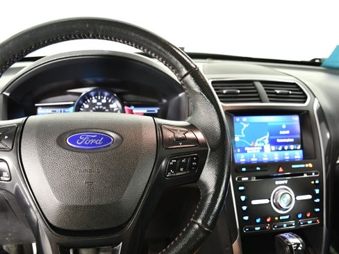 Used 2018 Ford Explorer Sport w/ Equipment Group 401A AWD/4WD image 16