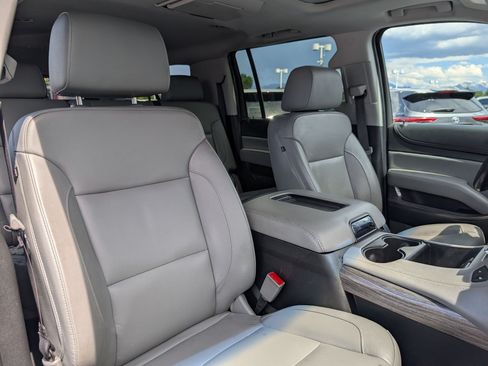 Used 2020 Chevrolet Suburban LT AWD/4WD image 35