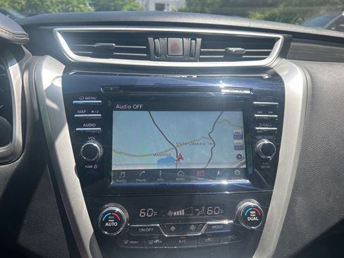 Used 2018 Nissan Murano SV AWD/4WD image 16