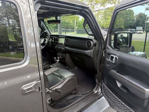 Used 2021 Jeep Wrangler Unlimited Sahara AWD/4WD image 22