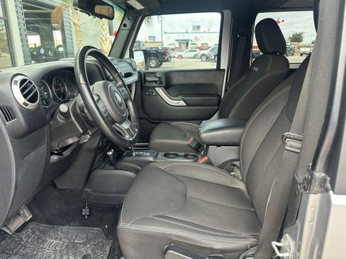 Used 2018 Jeep Wrangler Sahara w/ Connectivity Group image 6
