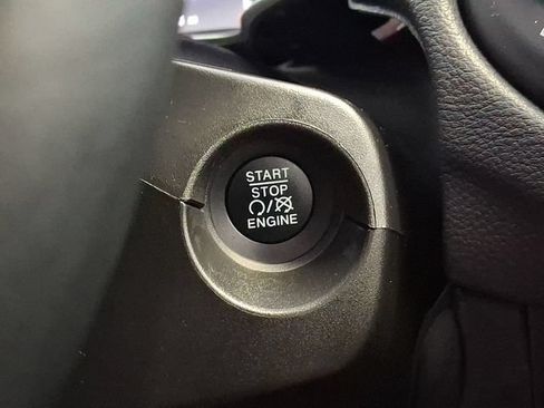 Used 2018 Jeep Compass Latitude w/ Popular Equipment Group FWD image 22
