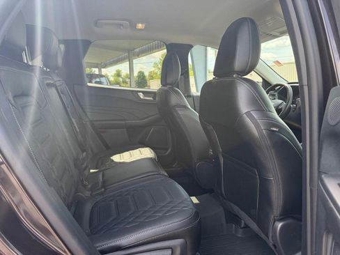 Used 2023 Ford Escape Platinum w/ Premium Technology Package image 10