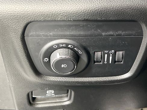 Used 2023 Jeep Grand Cherokee Overland w/ Adv Protech Group III image 10