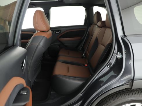 Used 2025 Subaru Forester Touring image 11