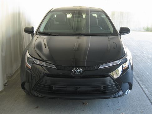 New 2026 Toyota Corolla LE image 3