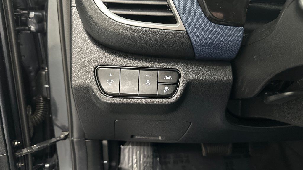 Used 2022 Kia Seltos S AWD/4WD image 29