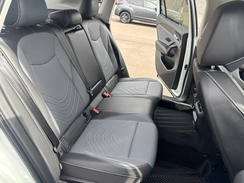 Used 2026 Volkswagen Tiguan SE AWD/4WD image 14