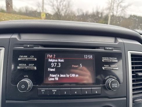 Used 2017 Nissan Titan S image 16