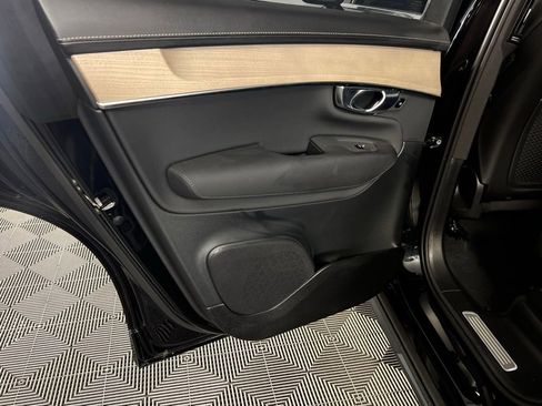 Used 2025 Volvo XC90 B6 Plus image 27