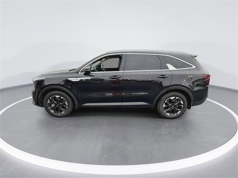 Used 2025 Kia Sorento S w/ Panoramic Sunroof Package image 5