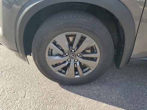 Used 2024 Nissan Pathfinder S w/ Cargo Package image 4