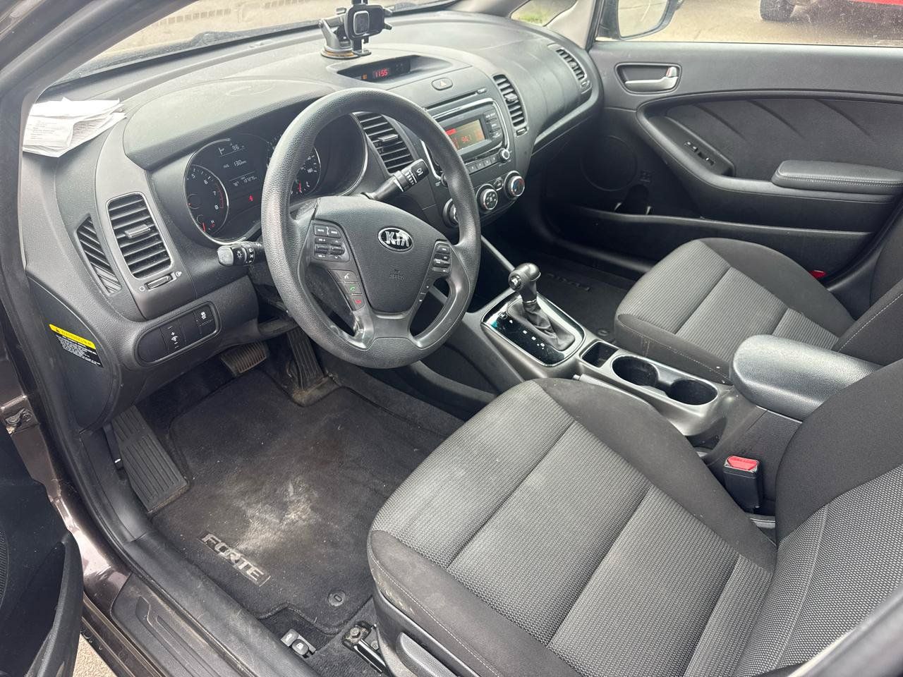 Used 2018 Kia Forte LX FWD image 9