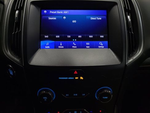 Used 2020 Ford Edge SE FWD image 25