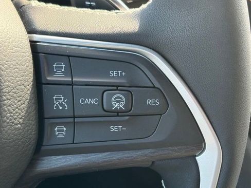 New 2026 Jeep Grand Cherokee Laredo image 18