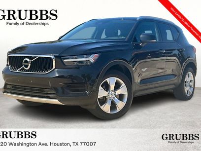 Certified 2022 Volvo XC40 T5 Momentum