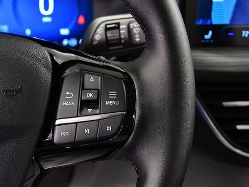 New 2025 Ford Escape SE w/ PHEV Premium Package image 40