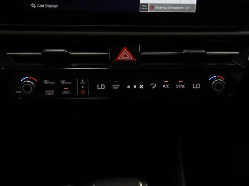 Used 2025 Kia Niro EX FWD image 30