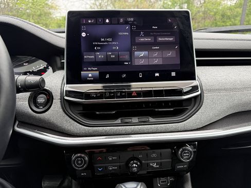 Used 2022 Jeep Compass Latitude AWD/4WD image 15