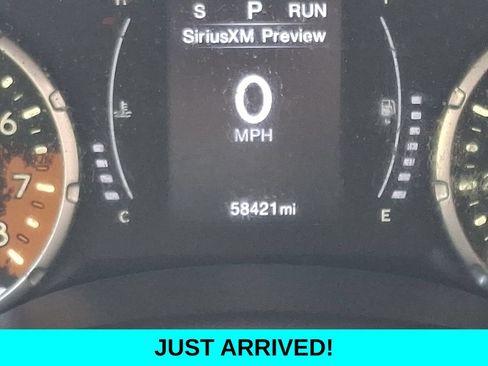 Used 2017 Jeep Renegade Altitude AWD/4WD image 19