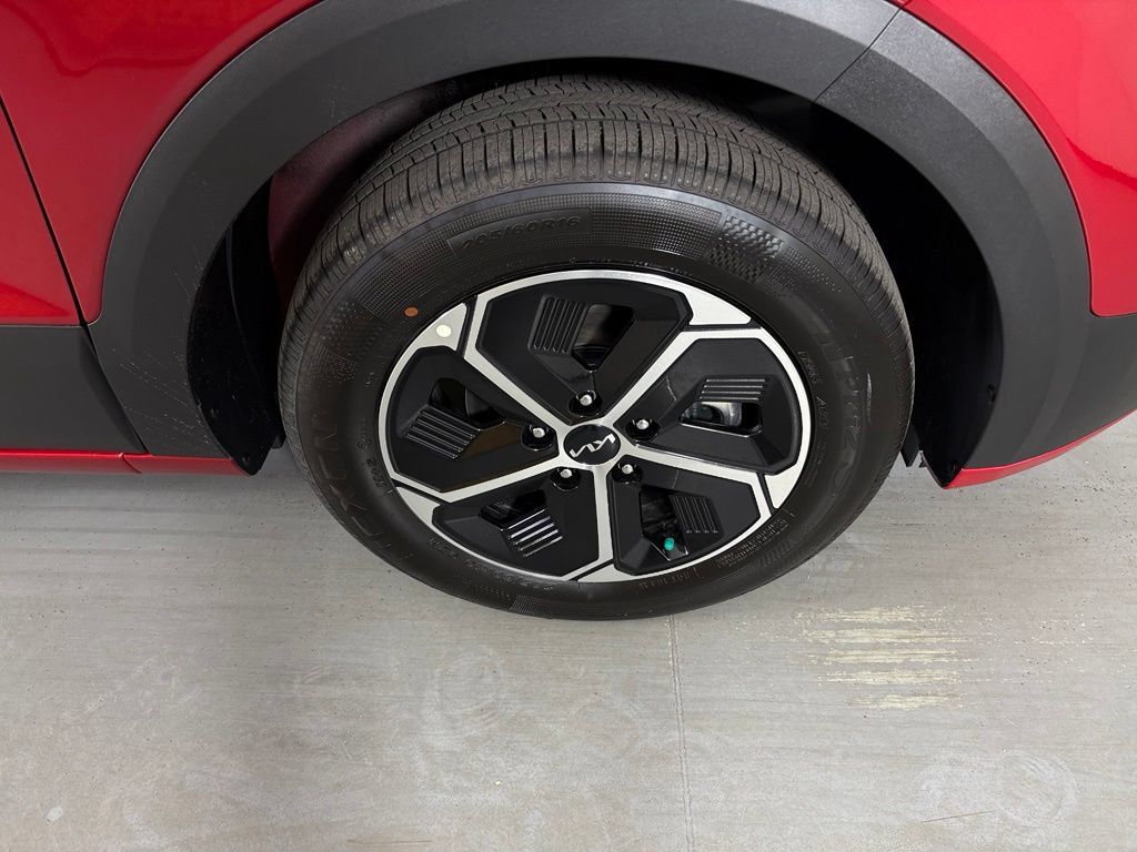 New 2026 Kia Niro EX FWD image 10