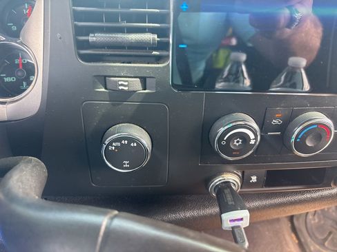 Used 2009 Chevrolet Silverado 1500 LT w/ Power Pack Plus image 9