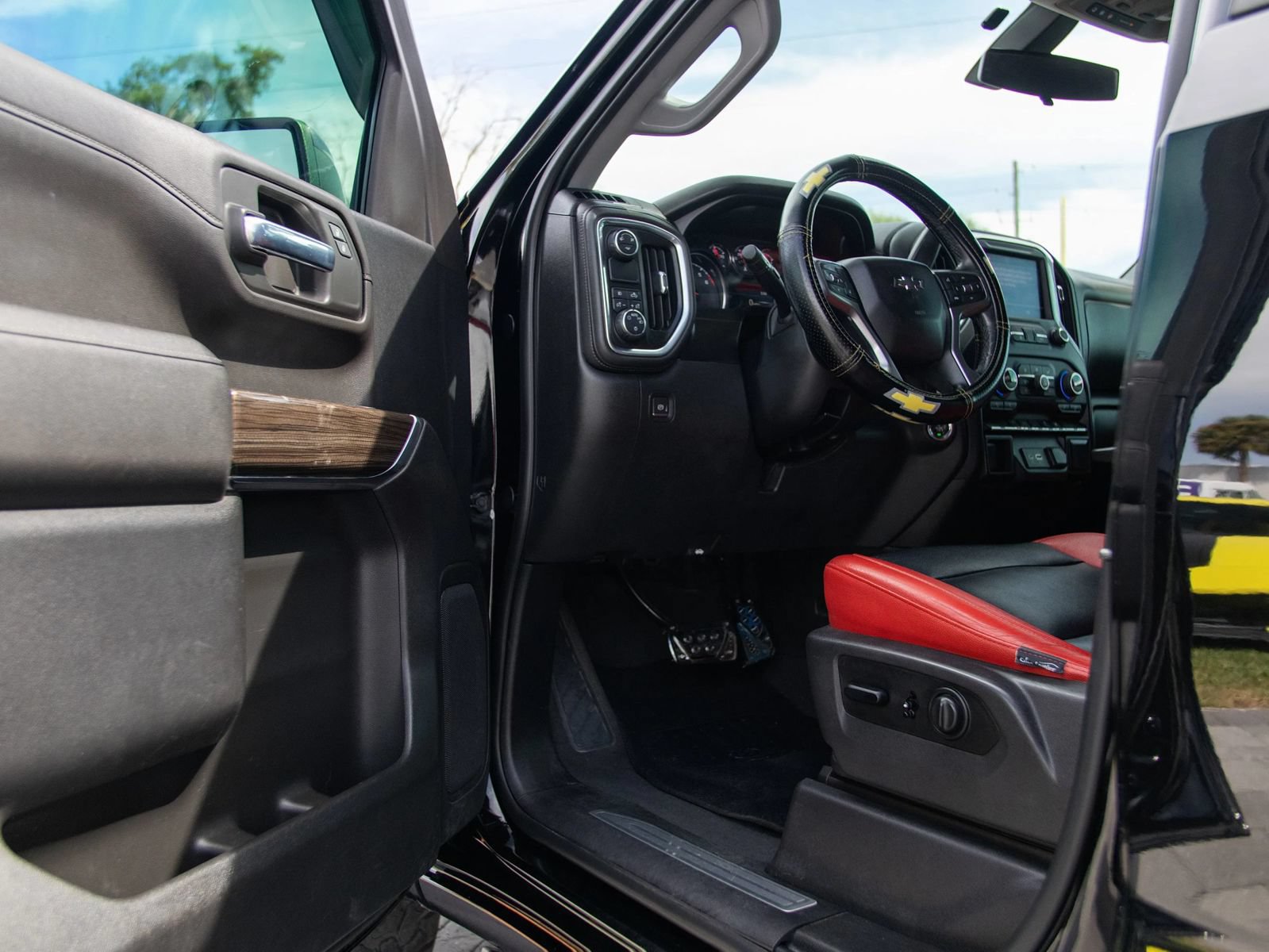 Used 2019 Chevrolet Silverado 1500 RST w/ All-Star Edition RWD image 15