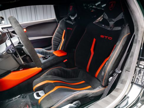 Used 2021 Lamborghini Huracan STO RWD image 55