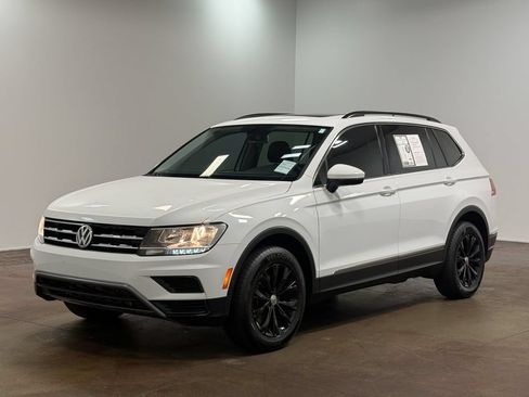 Used 2018 Volkswagen Tiguan SE w/ Panoramic Sunroof Package AWD/4WD image 7