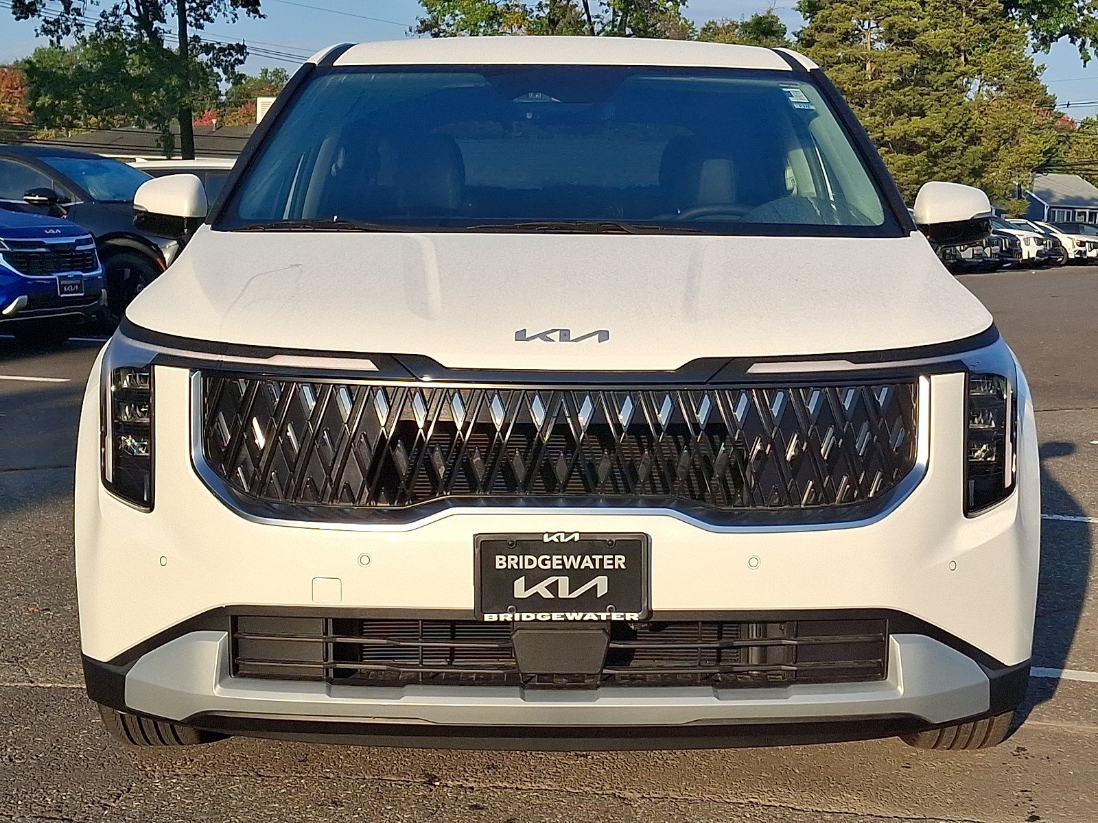 New 2027 Kia Carnival LX FWD image 2