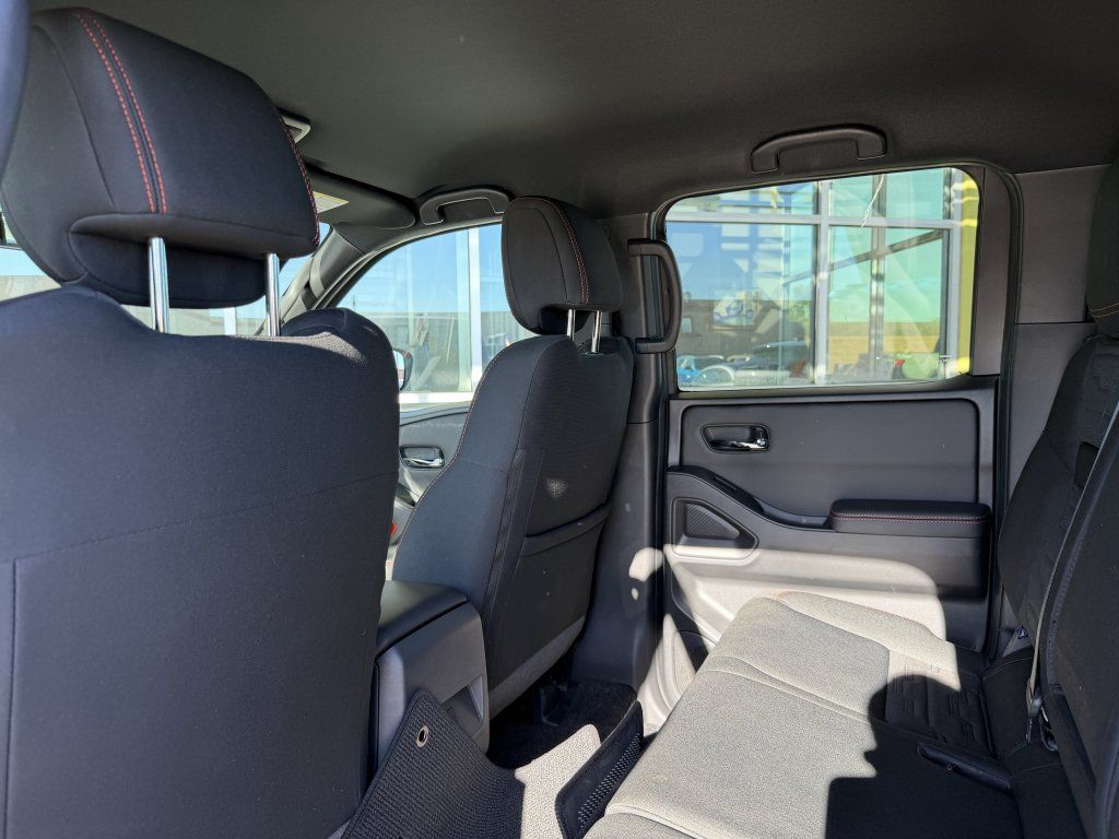 Used 2024 Nissan Frontier PRO-4X w/ Off-Road Protection Package AWD/4WD image 33