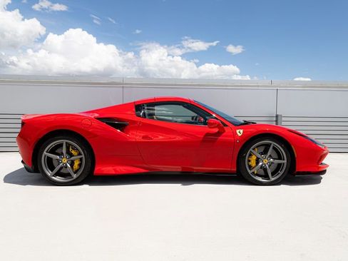 Used 2023 Ferrari F8 Tributo RWD image 29