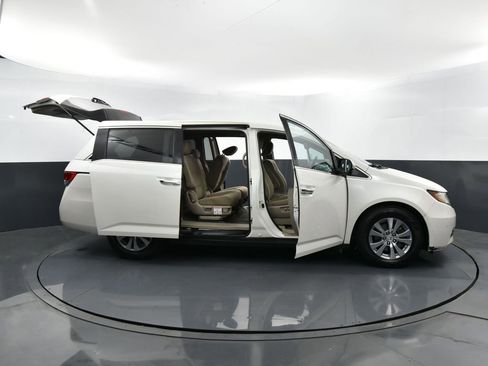 Used 2017 Honda Odyssey SE image 39
