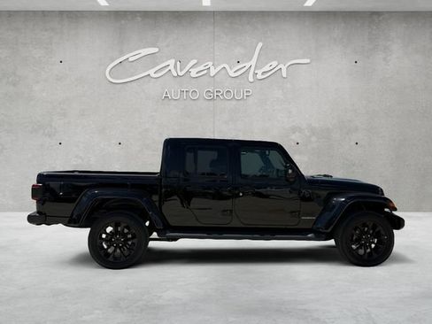 Used 2023 Jeep Gladiator Overland AWD/4WD image 17