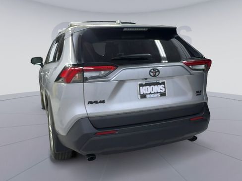 Used 2023 Toyota RAV4 XLE Premium AWD/4WD image 10