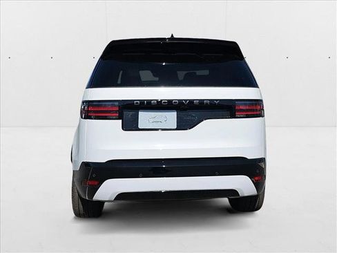 New 2025 Land Rover Discovery Dynamic SE image 6