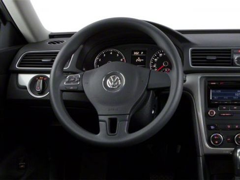 Used 2013 Volkswagen Passat 2.5 SE FWD image 6