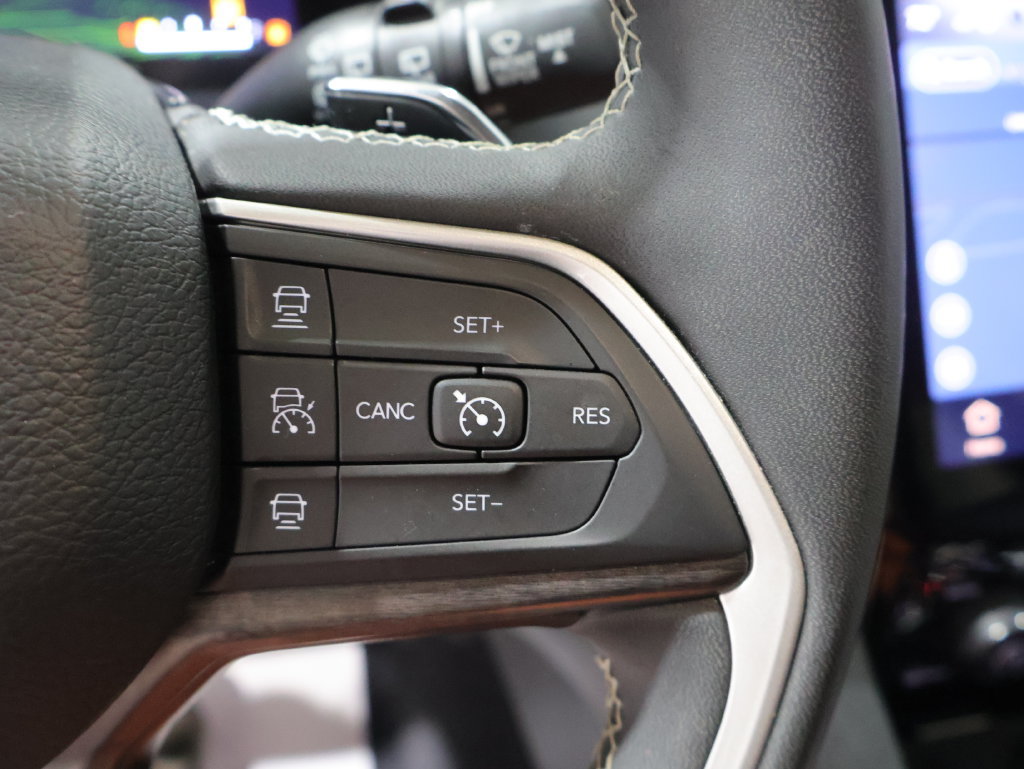 Used 2023 Jeep Grand Cherokee 4WD 4xe image 36