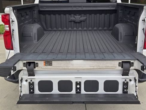 Used 2024 Chevrolet Silverado 1500 LT Trail Boss w/ Convenience Package II AWD/4WD image 44