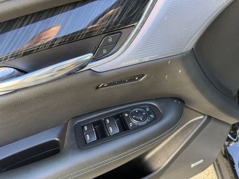 Used 2020 Cadillac XT6 Premium Luxury image 16