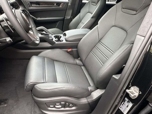 New 2026 Porsche Cayenne GTS AWD/4WD image 12