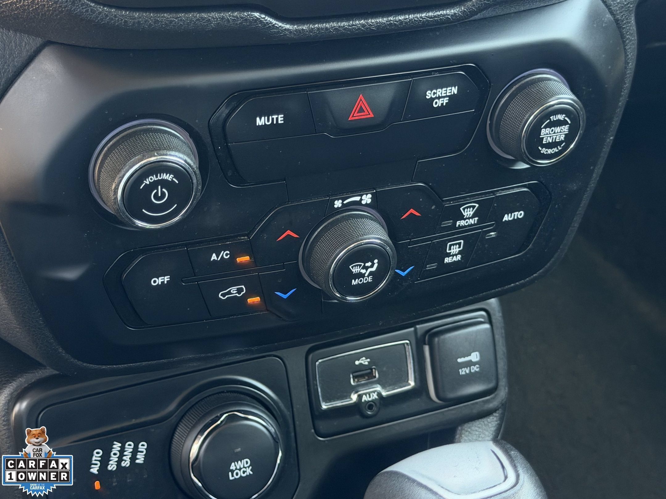 Used 2020 Jeep Renegade Latitude w/ Cold Weather Group AWD/4WD image 20