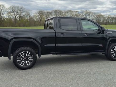 Used 2022 GMC Sierra 1500 AT4 w/ AT4 Premium Package AWD/4WD image 9