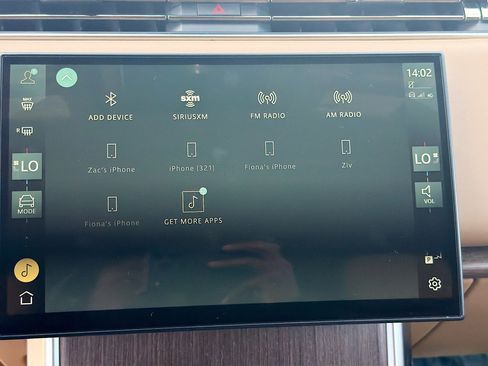 Used 2025 Land Rover Range Rover SE image 33