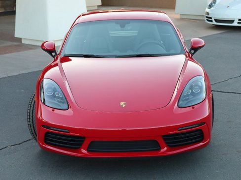Used 2019 Porsche 718 Cayman RWD image 8